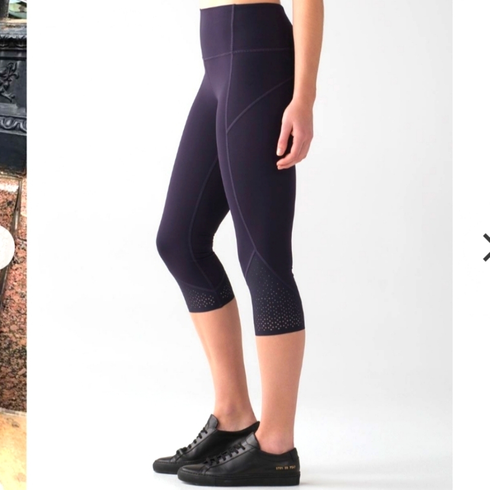 EUC Lululemon Anew Crop Athletic Leggings Size 2 Black Grape